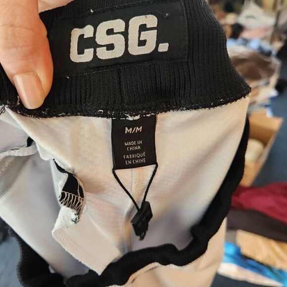 CSG. Mid-Rise Solid Relaxed Fit Athletic Shorts White & Black Medium - Picture 10 of 12